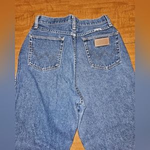 Vintage Wrangler Women's Blue Jeans Size 9/10x34 USA Tapered Leg High Waist